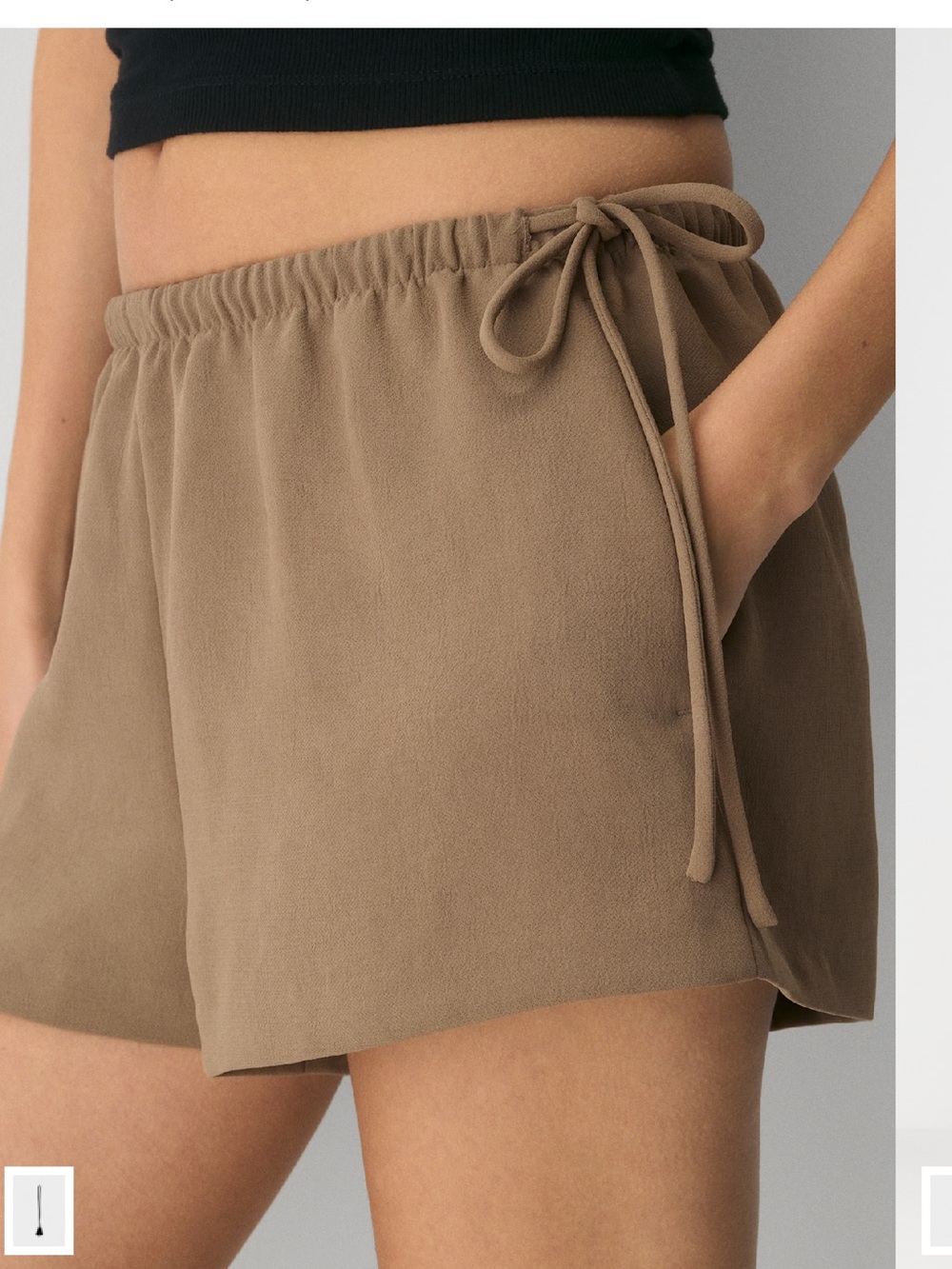 Aritzia Artisan Shorts Crepette Large